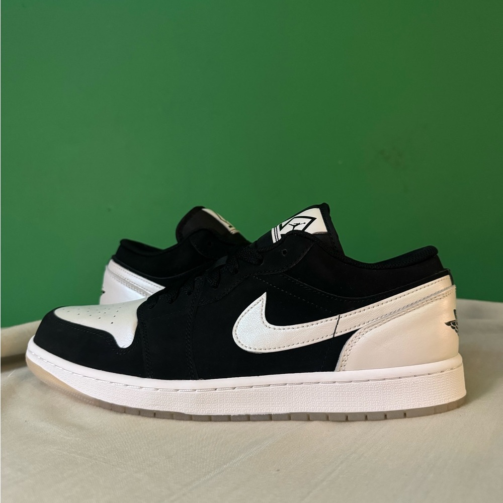 Jordan 1 low diamond shorts size 11.5